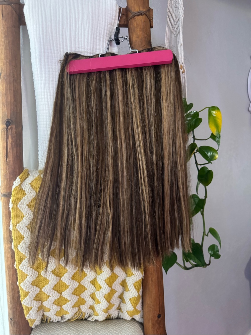 *NEVER WORN* Zala Halo Hair Extensions, 20 inches / 150g